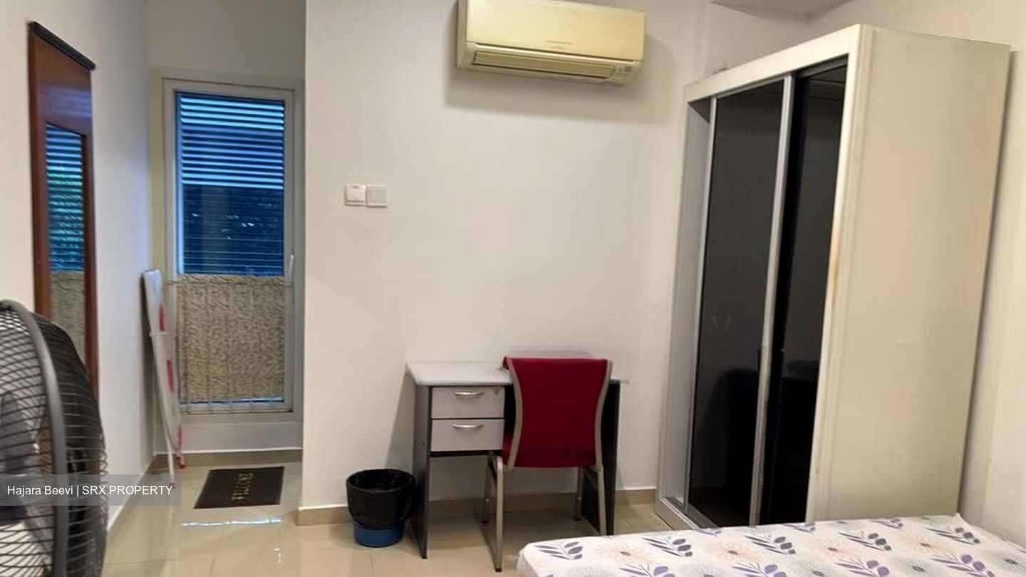 Pasir Panjang Road (D5), Terrace #540385401